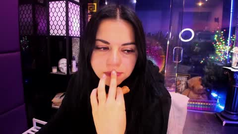 Snapshot of alma_pearl chatting on November 2025 08:47:02 AM Alma online show from November 2025 08:47:02 AM