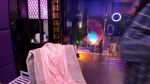 Snapshot of alma_pearl chatting on November 2025 08:25:02 AM Alma online show from November 2025 08:25:02 AM