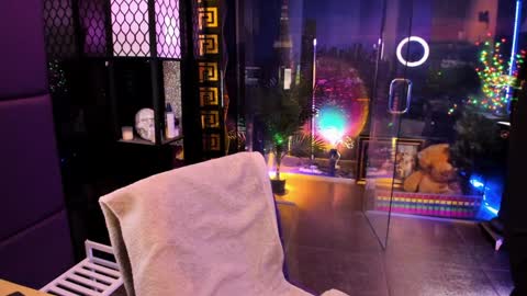 Snapshot of alma_pearl chatting on November 2025 10:03:01 AM Alma online show from November 2025 10:03:01 AM