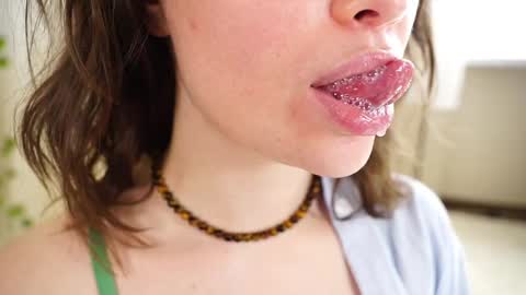 Snapshot of alma_yammy chatting on April 2026 08:04:02 AM Alma online show from April 2026 08:04:02 AM