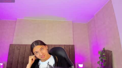 Snapshot of almazz_ chatting on September 2025 04:06:02 PM Santy online show from September 2025 04:06:02 PM