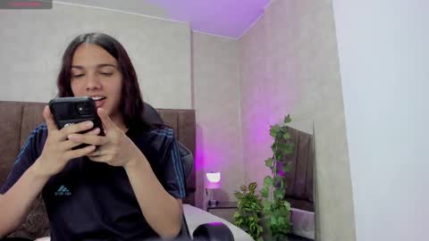 Snapshot of almazz_ chatting on September 2025 07:58:02 PM Santy online show from September 2025 07:58:02 PM