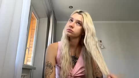 Snapshot of almetazorc chatting on September 2025 09:20:01 AM Arina online show from September 2025 09:20:01 AM