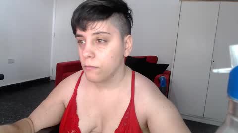 Snapshot of almondonwheels chatting on December 2024 06:23:02 PM Almond online show from December 2024 06:23:02 PM