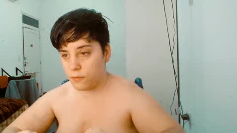 Almond online show from November 2025 12:32:01 AM