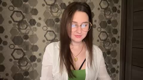 Snapshot of almostinnocent_ chatting on October 2025 10:07:01 PM Anna online show from October 2025 10:07:01 PM