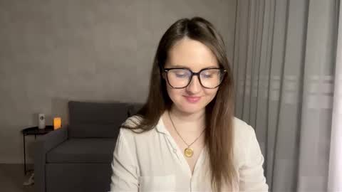 Anna online show from November 2025 03:01:01 PM