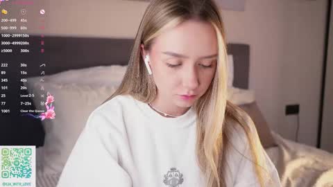 Lia online show from October 2025 03:07:02 AM