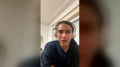 Snapshot of alogenotwink chatting on April 2026 11:25:01 PM STEPHAN online show from April 2026 11:25:01 PM