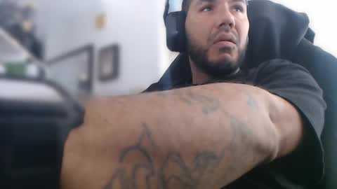 simplyfaded online show from November 2025 09:28:01 PM