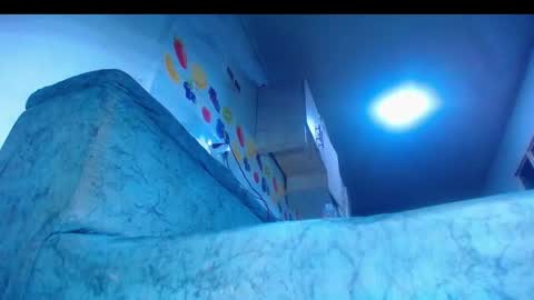 alondra online show from November 2025 02:43:01 AM