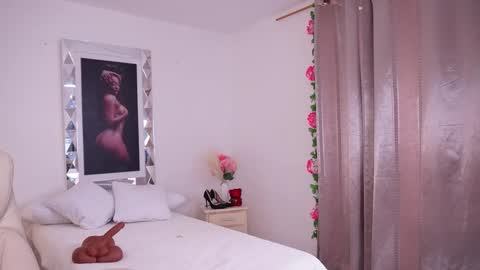 Alondra online show from March 2025 07:54:01 PM