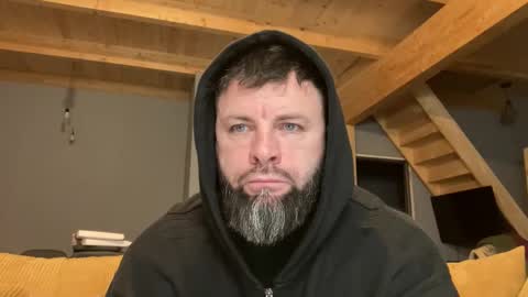 Snapshot of alphasparks chatting on December 2025 03:44:02 AM Jhonny online show from December 2025 03:44:02 AM