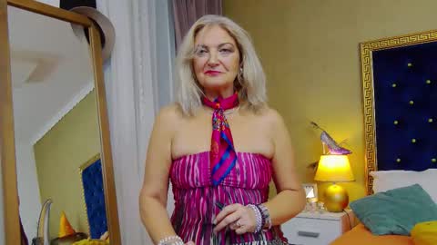 Alura Jenson online show from October 2025 08:02:02 PM