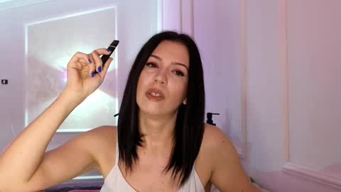 Snapshot of alyarei chatting on December 2025 01:33:02 AM alyarei online show from December 2025 01:33:02 AM