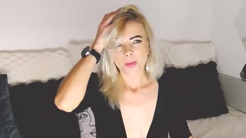 Snapshot of alyblonde chatting on November 2025 11:53:02 AM aly online show from November 2025 11:53:02 AM