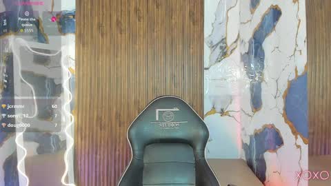 Snapshot of alyce_tay1 chatting on April 2026 11:55:01 AM ALYCE online show from April 2026 11:55:01 AM