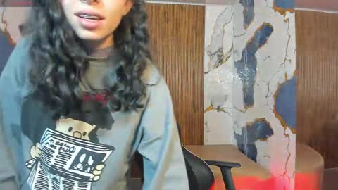 Snapshot of alyce_tay1 chatting on April 2026 11:40:01 AM ALYCE online show from April 2026 11:40:01 AM