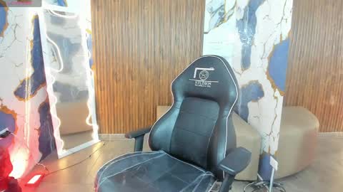 Snapshot of alyce_tay1 chatting on April 2026 11:32:01 AM ALYCE online show from April 2026 11:32:01 AM