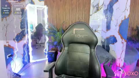 Snapshot of alyce_tay1 chatting on April 2026 11:25:02 AM ALYCE online show from April 2026 11:25:02 AM