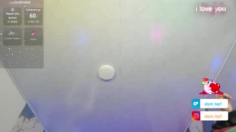 Snapshot of alyce_tay1 chatting on April 2026 11:35:01 AM ALYCE online show from April 2026 11:35:01 AM