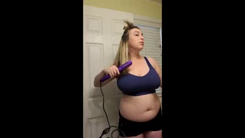 Snapshot of alyjeanne0420 chatting on February 2026 09:02:02 PM alyjeanne0420 online show from February 2026 09:02:02 PM