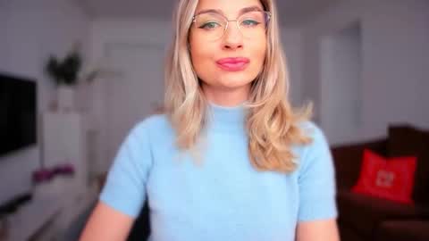 Snapshot of alymiss chatting on April 2026 07:01:01 AM alymiss online show from April 2026 07:01:01 AM