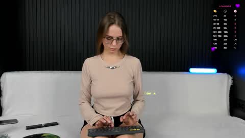 Snapshot of alyona_24 chatting on February 2026 02:33:01 PM Alena online show from February 2026 02:33:01 PM