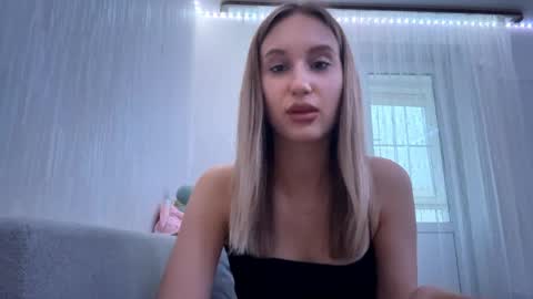 Snapshot of alysonbrettmann chatting on April 2026 04:44:01 PM Sofi online show from April 2026 04:44:01 PM