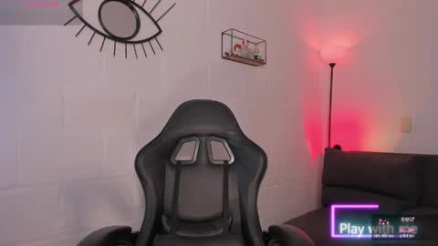 Snapshot of alysonn_conner chatting on April 2026 01:05:02 PM Alyson online show from April 2026 01:05:02 PM