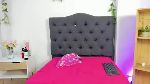 alyssa_joness online show from February 2025 04:14:02 AM