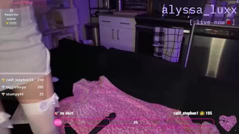 Snapshot of alyssa_luxx chatting on February 2026 07:56:01 AM Alyssa online show from February 2026 07:56:01 AM