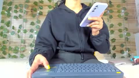 Snapshot of alyssia_oceann chatting on February 2025 12:43:02 PM alyssia online show from February 2025 12:43:02 PM