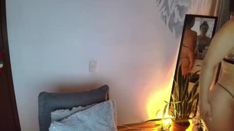 Snapshot of alyssia_wolds_1 chatting on October 2025 12:44:02 AM alyssia wolds online show from October 2025 12:44:02 AM