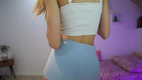 Amai  Liu online show from January 2026 02:08:01 PM