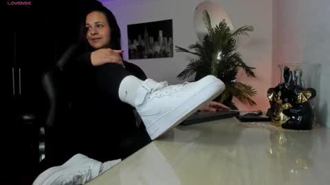 anny online show from February 2026 02:17:02 AM