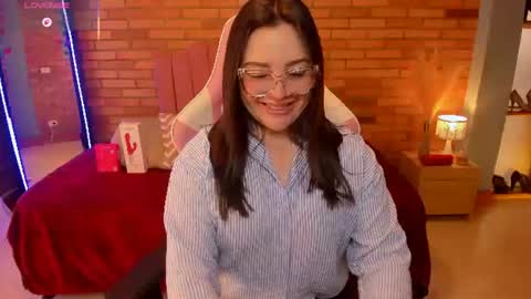 Snapshot of amaia_monet chatting on June 2026 01:13:01 PM Hi Im AmaiaHelp me reach 100 likes online show from June 2026 01:13:01 PM