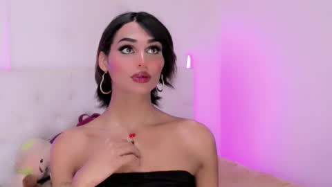 amal_baddel_ online show from October 2025 02:34:01 PM