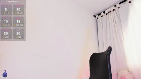 Amalia    real MIA  online show from December 2024 11:24:01 AM