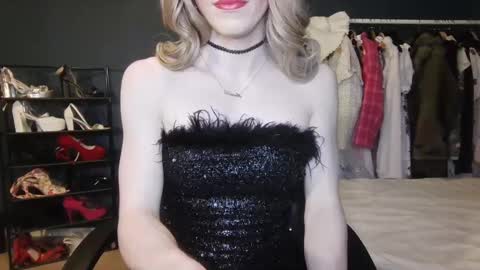 Snapshot of amaliecd chatting on January 2025 07:51:02 PM Amalie online show from January 2025 07:51:02 PM