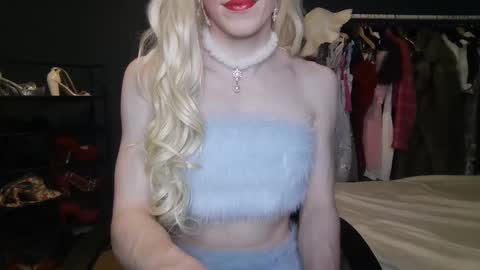 Snapshot of amaliecd chatting on March 2025 05:47:01 PM Amalie online show from March 2025 05:47:01 PM