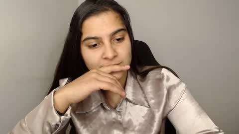 The queen of the biceps  online show from January 2025 07:18:01 PM