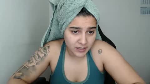 The queen of the biceps  online show from March 2025 06:08:02 PM