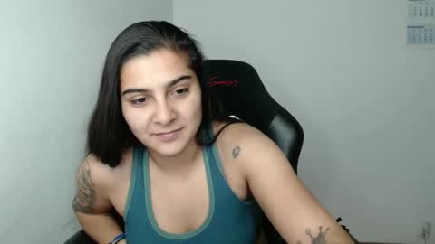 The queen of the biceps  online show from November 2025 05:12:02 PM