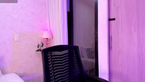 Luisa online show from January 2025 12:04:01 AM