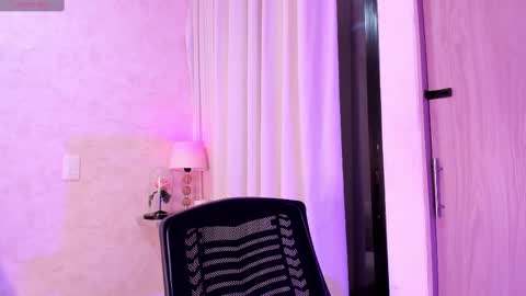 Luisa online show from February 2025 12:05:01 AM