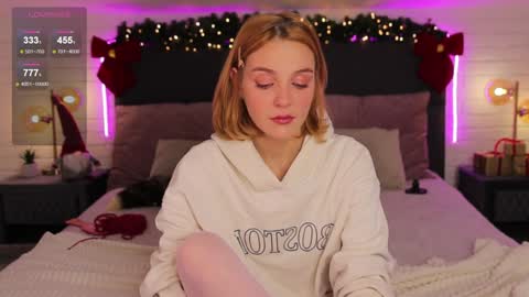 Amanda  fox online show from December 2024 06:06:01 PM