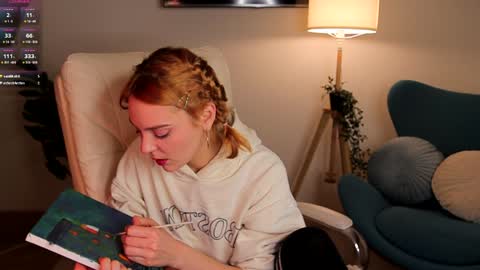 Amanda  fox online show from February 2025 04:36:01 PM