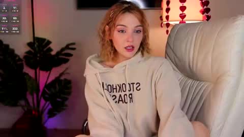 Amanda  fox online show from February 2025 01:28:01 PM