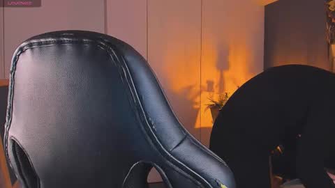 Hi im Amanda online show from November 2025 09:44:02 AM